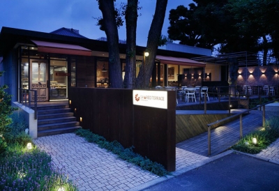 Hared Terrace Moment