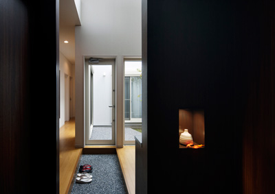Hansha Reflection House