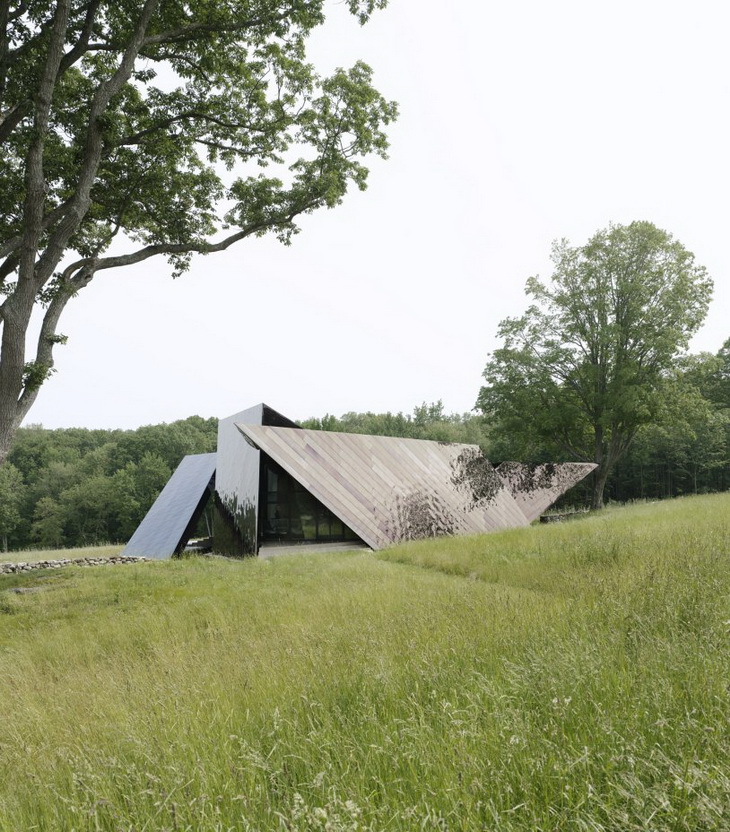 18.36.54 Connecticut Daniel Libeskind