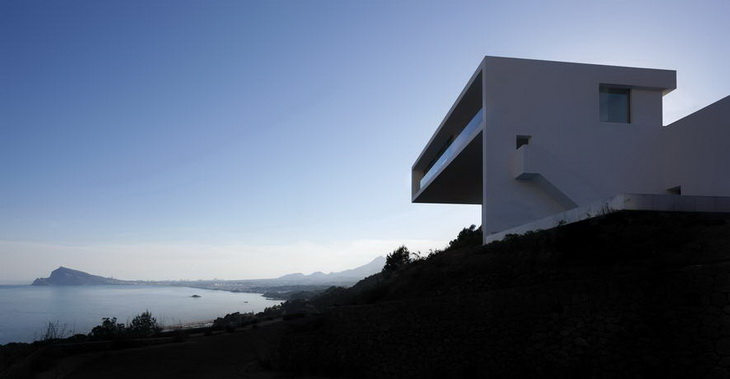 House Cliff Fran Silvestre