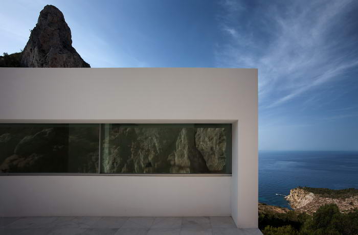 House Cliff Fran Silvestre