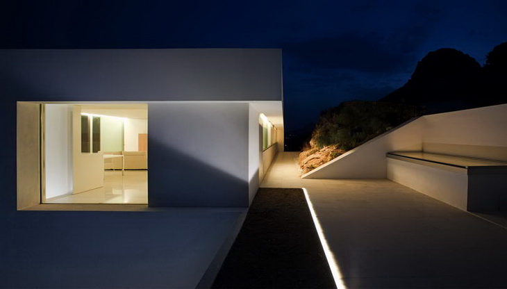 House Cliff Fran Silvestre