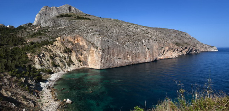 House Cliff Fran Silvestre