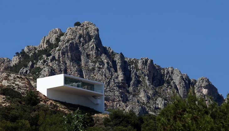 House Cliff Fran Silvestre