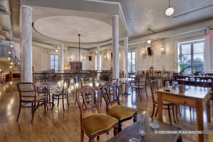 Belle Amie Zita Team