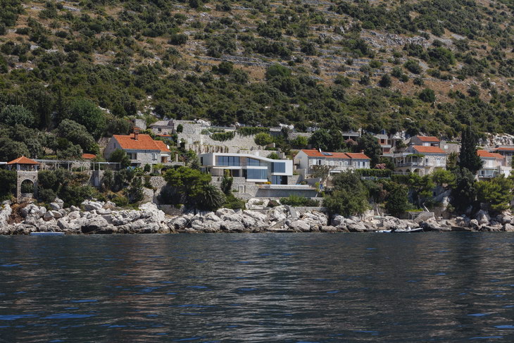 V2 House