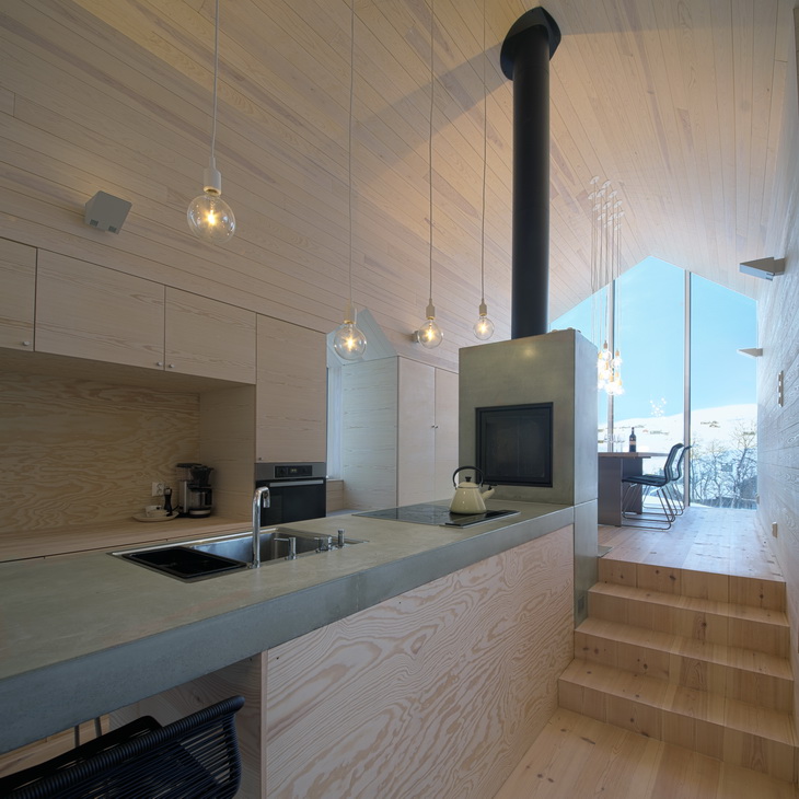 Split View Mountain Lodge