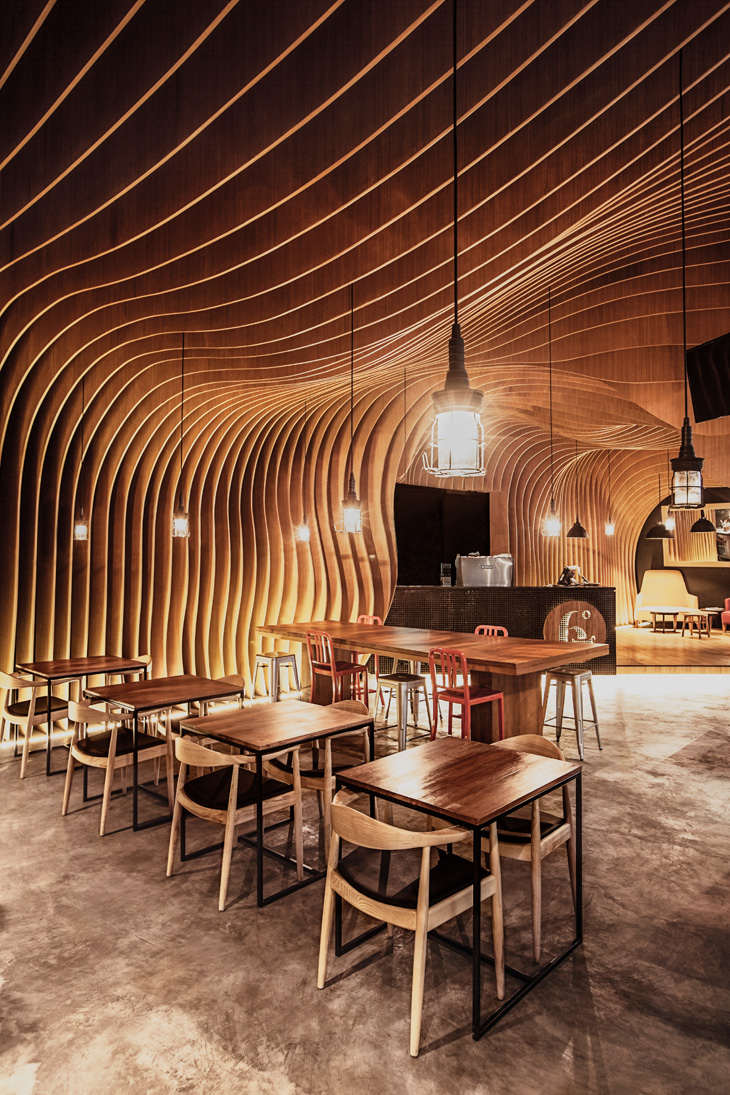 Six Degrees Cafe