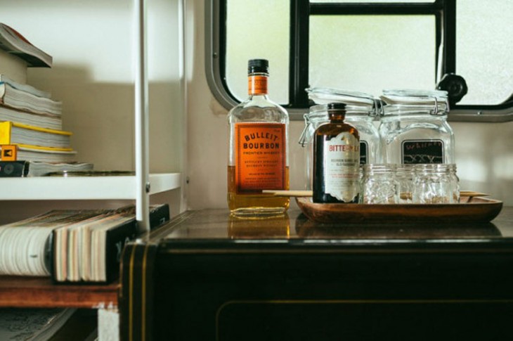 Mobile-Office-by-Jay-Ferracane-of-Angry-Bovine-03