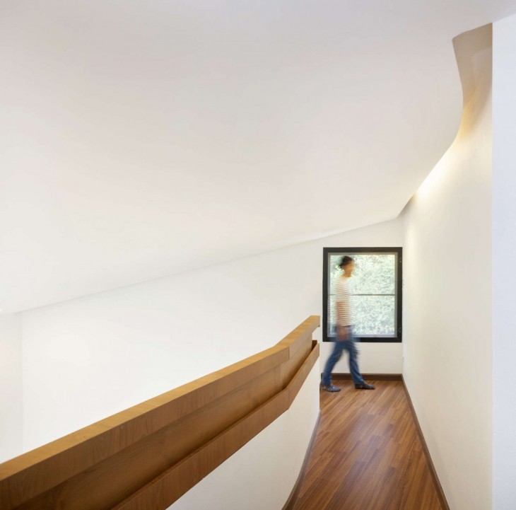 Canal House by Ekar Architects (10)