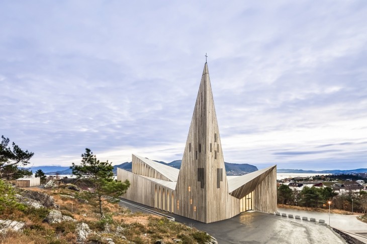 Church Knarvik by Reiulf Ramstad Architects (10)