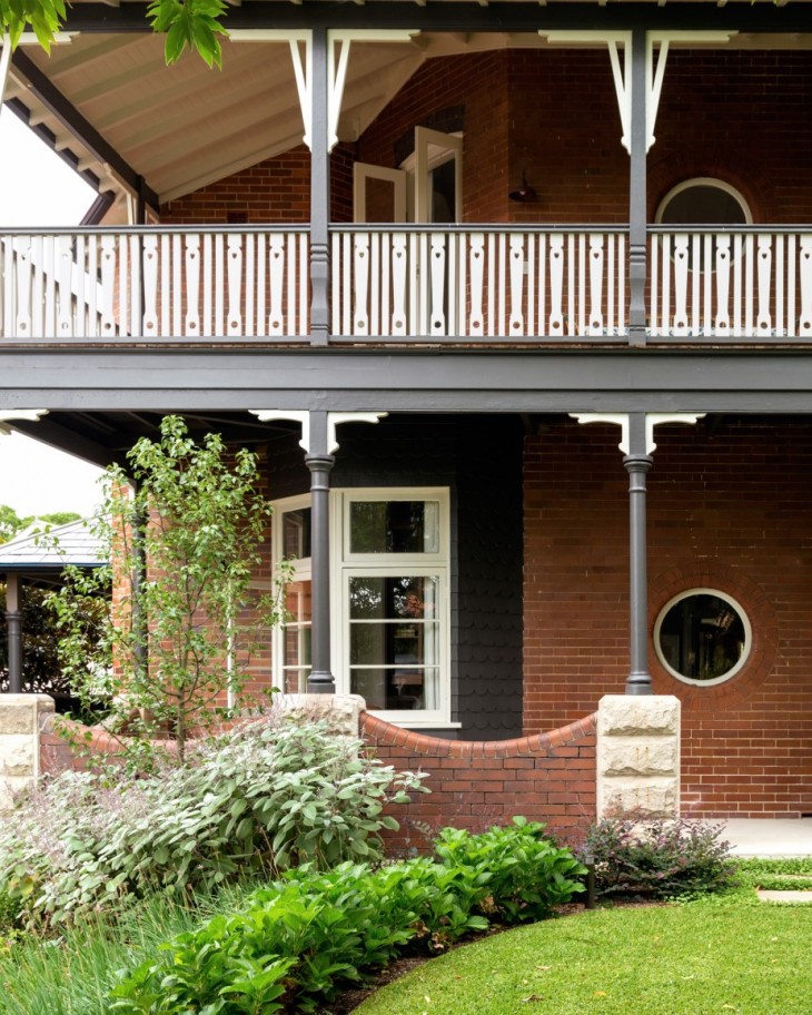 Heritage Treasure Chest gif (2)