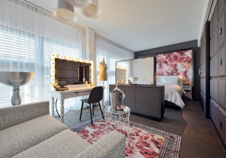 Take a look at the luxury interior of the Kameha (20)