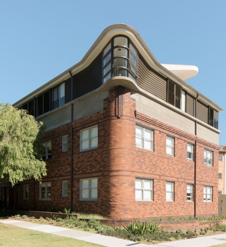 Luigi Rosselli Architects The Bow Window Penthouse 01