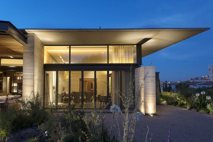 AFS Lomas Country by Vieyra Arquitectos