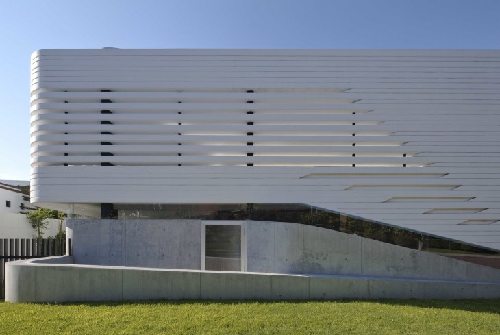 Villa Vortex by Paulo Flores + ggarchitects
