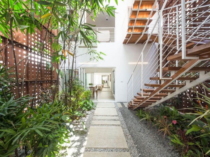 The Breathing Wall Residence (10)