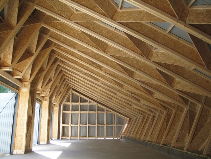 027 Nes Barn Interior