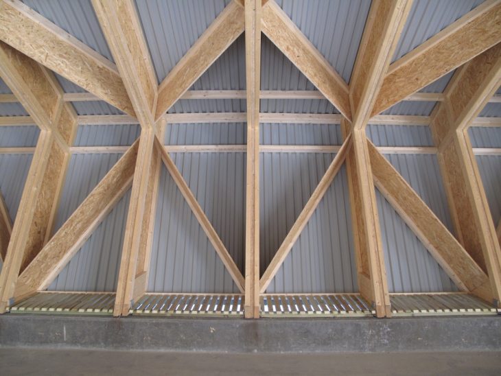 030 Nes Barn Interior