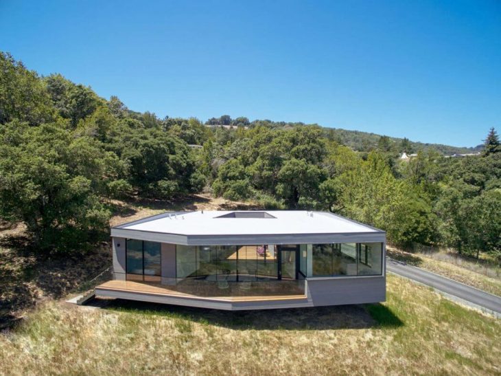 Box on the Rock by Schwartz and Architecture