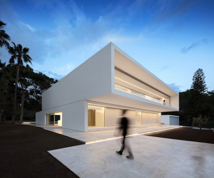 casa-entre-la-pinada-by-fran-silvestre-arquitectos