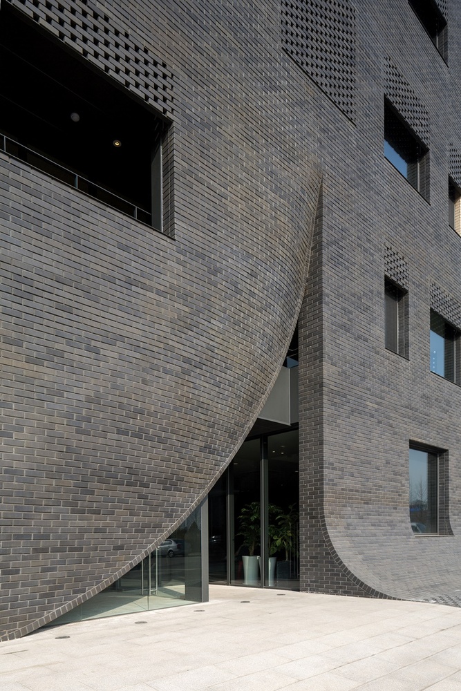 mum-office-building-3