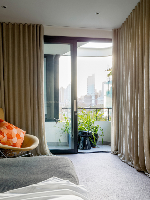 luigi-rosselli-architects-duplex-in-the-city-004-copy