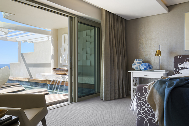 Cliffside_Int_007_MasterBedroom_002_al_em_b