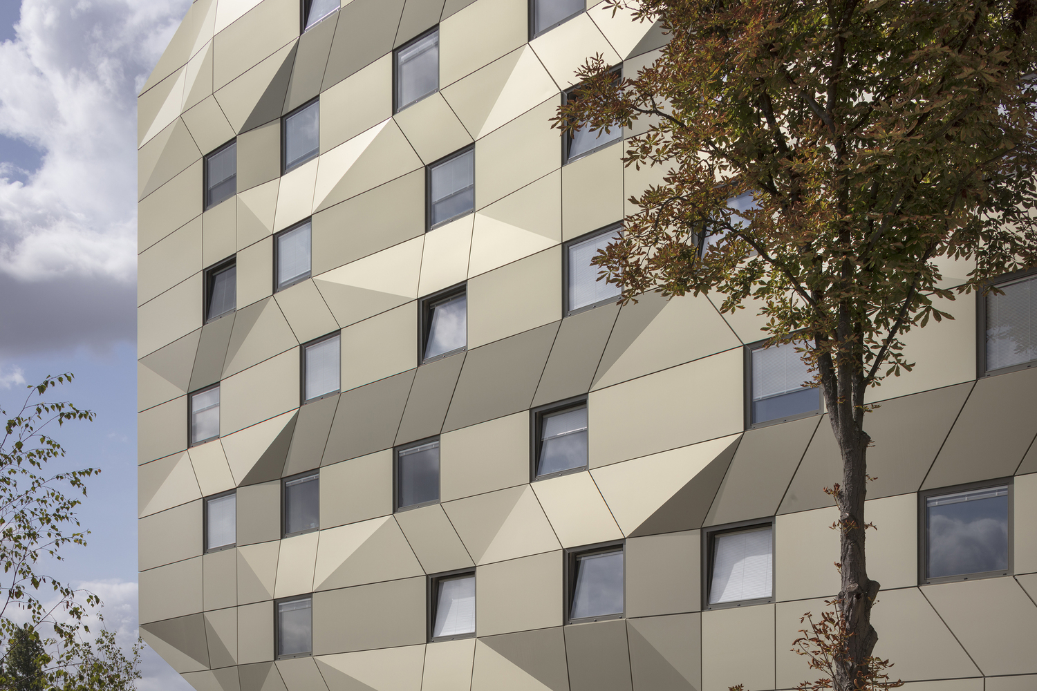 House of Ile-de-France by ANMA