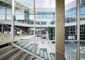 Hexagone by Rémy Marciano Architecte