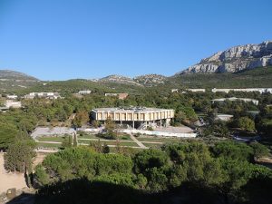 Hexagone by Rémy Marciano Architecte