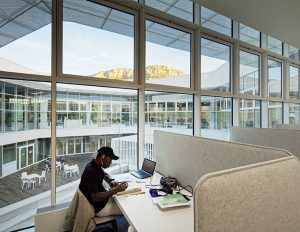 Hexagone by Rémy Marciano Architecte