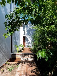 LAS DELFINAS HOUSING (1)