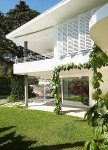 Homage to Oscar - The Heritage of Modernism by Luigi Rosselli Architects