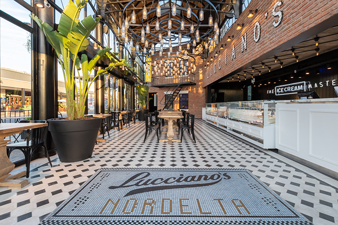 Lucciano´s Ice Cream shop by FERRO & Assoc - Archiscene