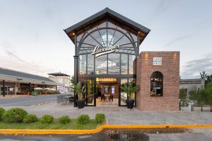 Lucciano´s Ice Cream shop by FERRO & Assoc