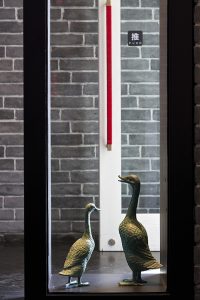 Sheng Yong Xing Roast Duck Restaurant by TanzoSpace Design Office