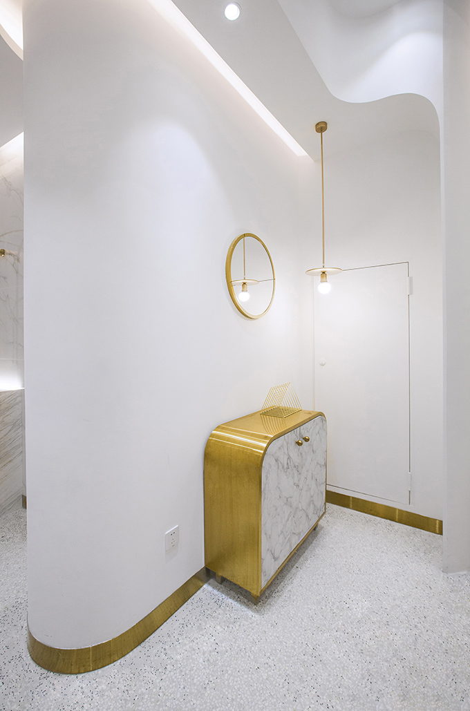 Dr. Bravura Bird's Nest Drink & Dessert Store by Towodesign