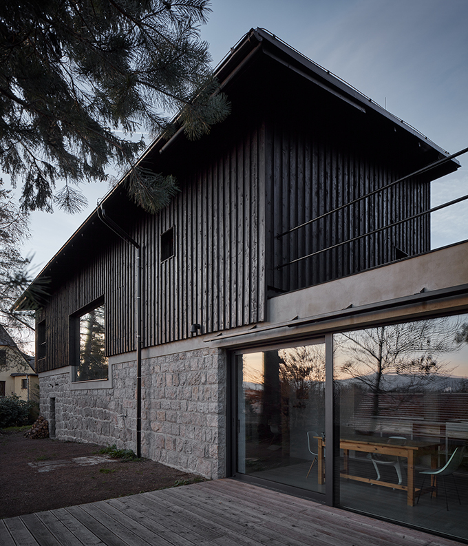 House Behind the Wall by Mjölk architects