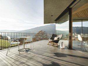 House on the Hill by MoDusArchitects