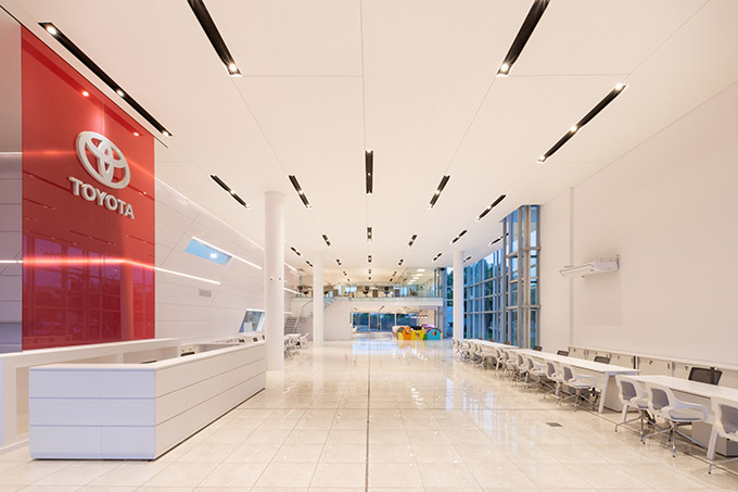 Motor Center Toyota Motor Center Córdoba by eeg arquitectos - Archiscene