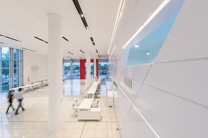 Toyota Motor Center Córdoba by eeg arquitectos