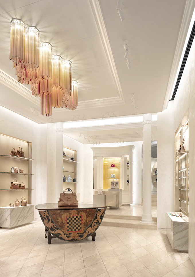 Delvaux Boutique in Rome by Vudafieri-Saverino Partners