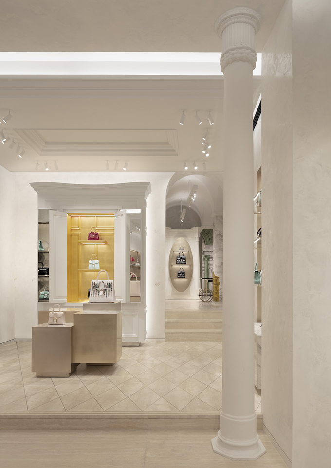 Delvaux Boutique in Rome by Vudafieri-Saverino Partners