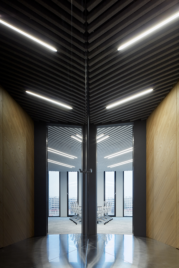 EOH IT Hub in Prague by Studio Perspektiv