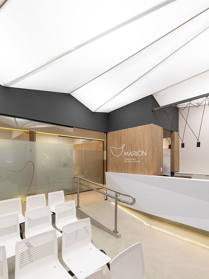 Marion Odontología by Baremberg Bass Estudio de Arquitectura
