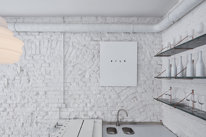 Wine bar Dvojka by Jan Plechá? & Henry Wielgus