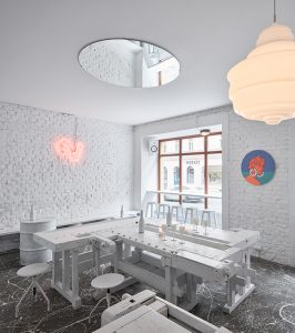 Wine bar Dvojka by Jan Plechá? & Henry Wielgus