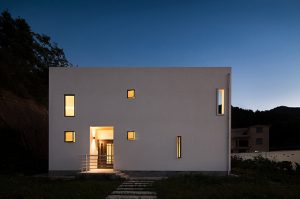 A Hillside House by Ming Ding Spatial Art Studio