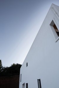 A Hillside House by Ming Ding Spatial Art Studio